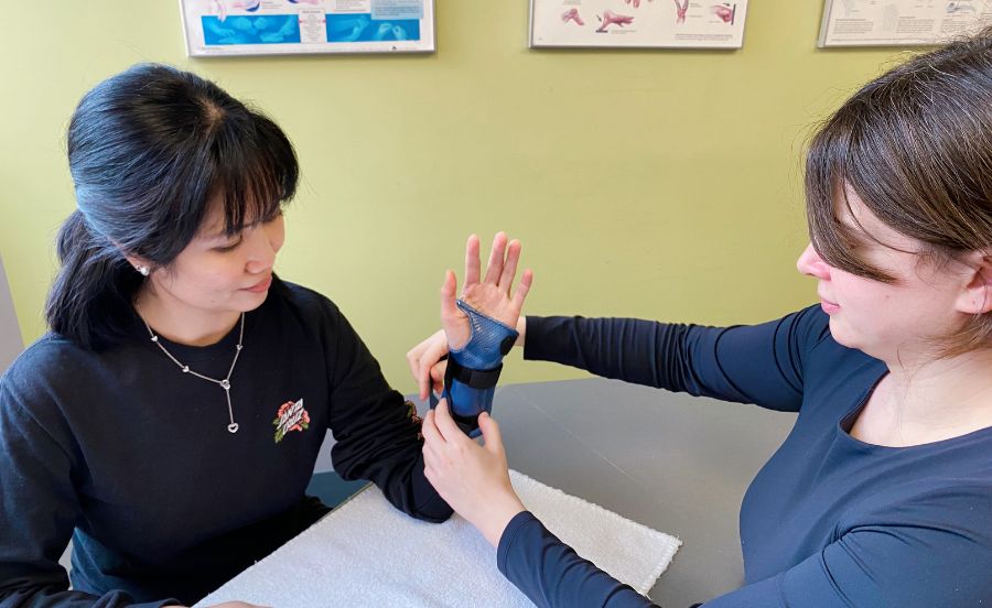 hand therapy in burnaby